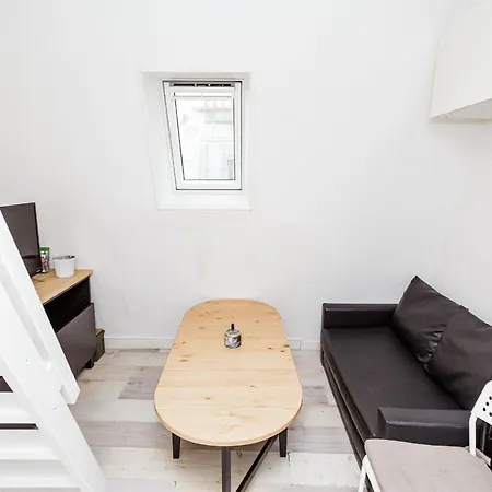 Charming 10 Sqm For 3 In Paris *